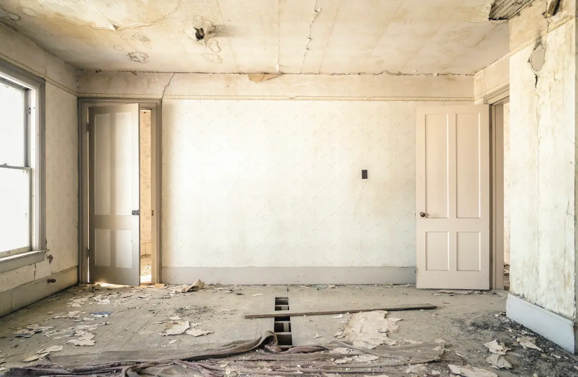 Waste disposal crew managing a cleanout project in Willoughby Hills